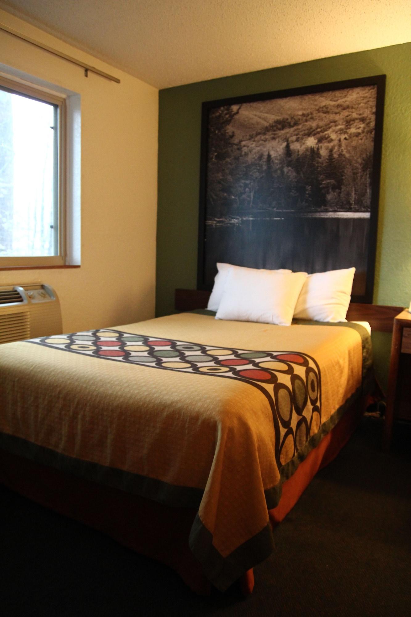 Hotel Super 8 By Wyndham Glens Falls 2*