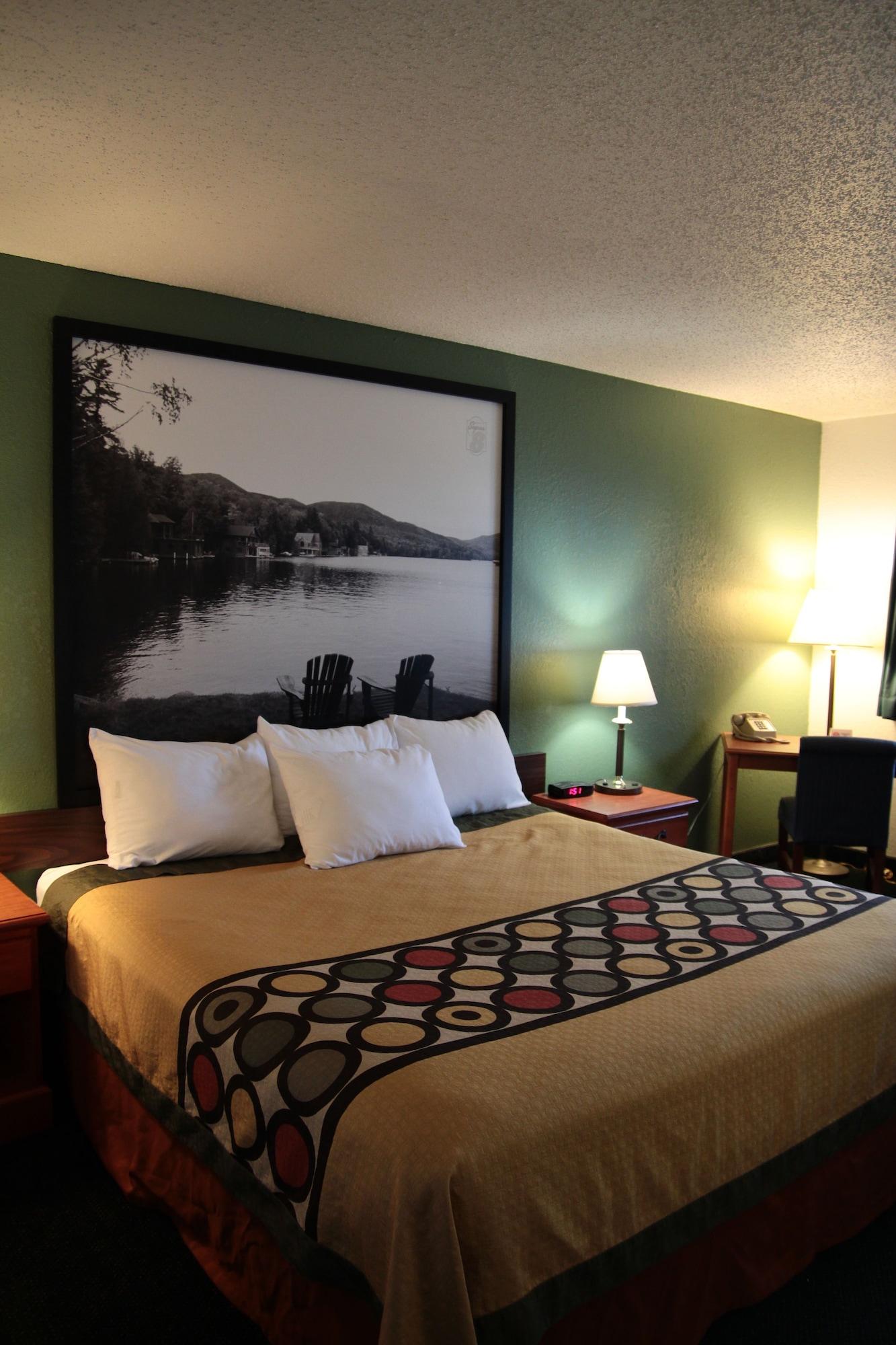 Super 8 By Wyndham Glens Falls Hotel
