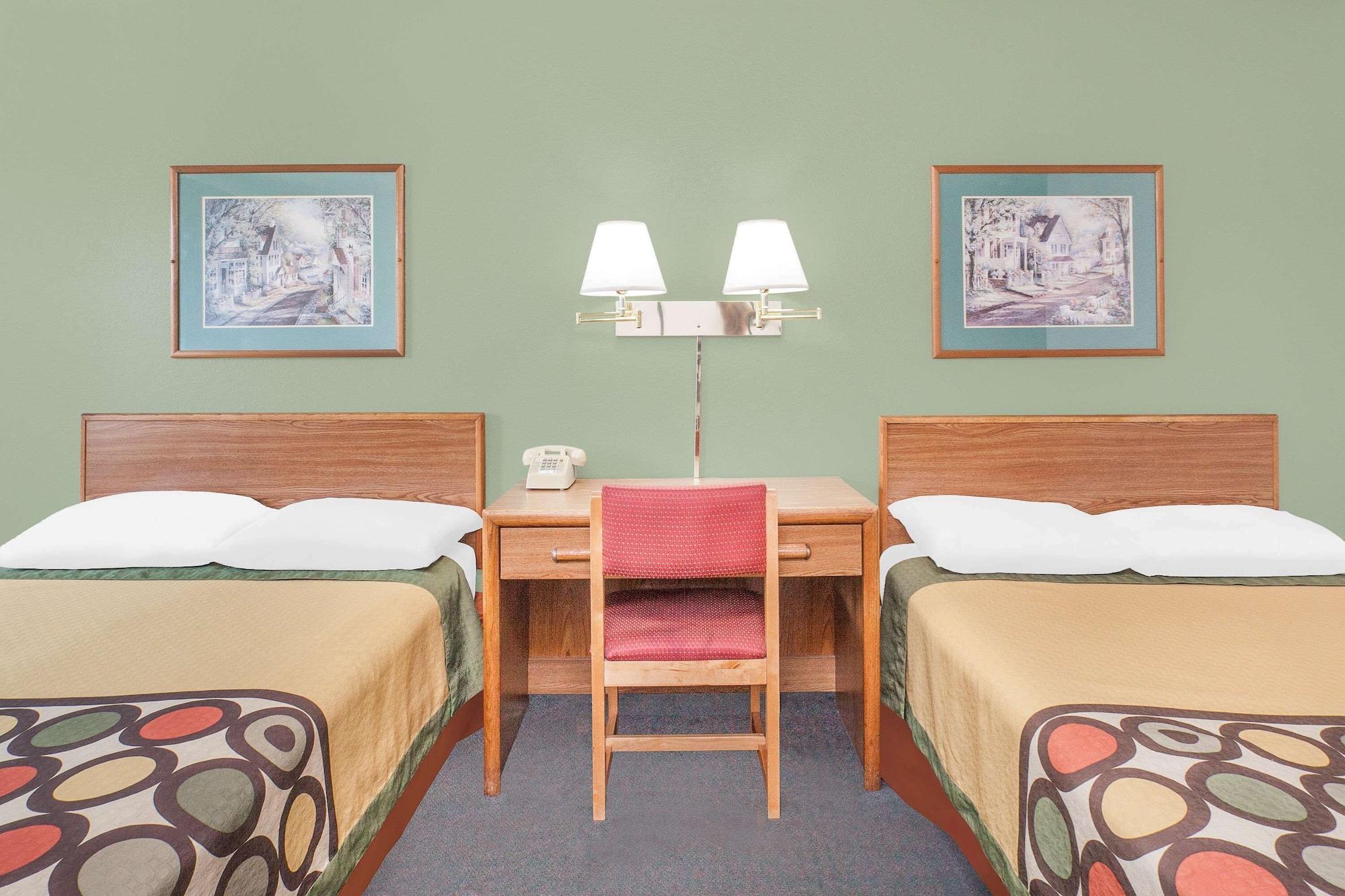 Hotel Super 8 By Wyndham Glens Falls Queensbury