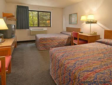 Red Roof Hotel